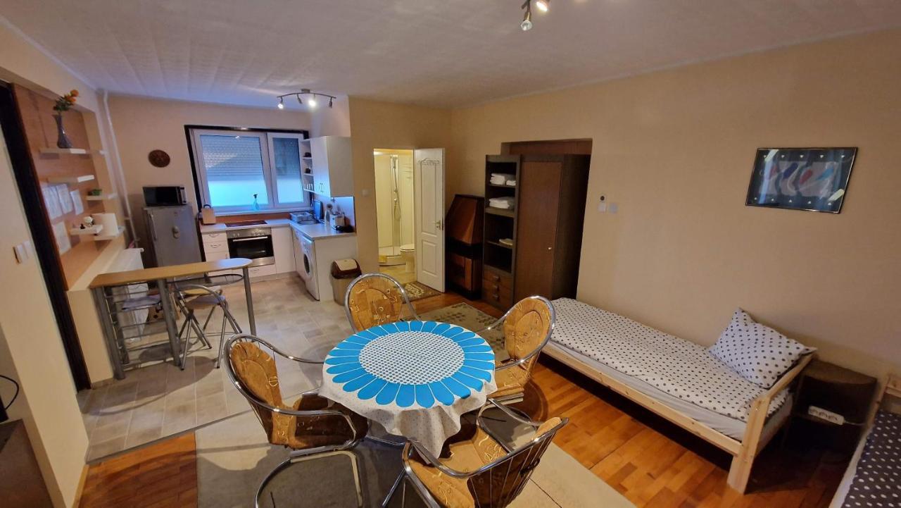 Friendly Apartment In The Suburb. ブダペスト エクステリア 写真